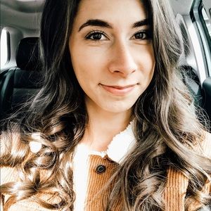 Meet your Posher, Rebecca